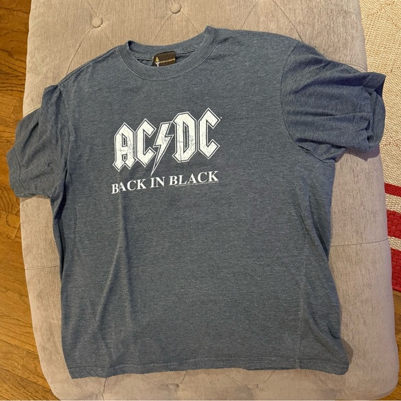 AC/DC Back In Black Aces & Eights Grey T-Shirt - Picture 1 of 6